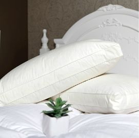 OEM cổ truông xuống Feather Pillow Insert với 2 - 4cm trắng vịt lông Lining